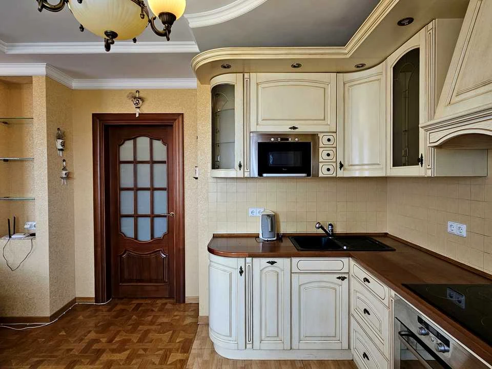 Квартира. Київ, Верховинна вул.