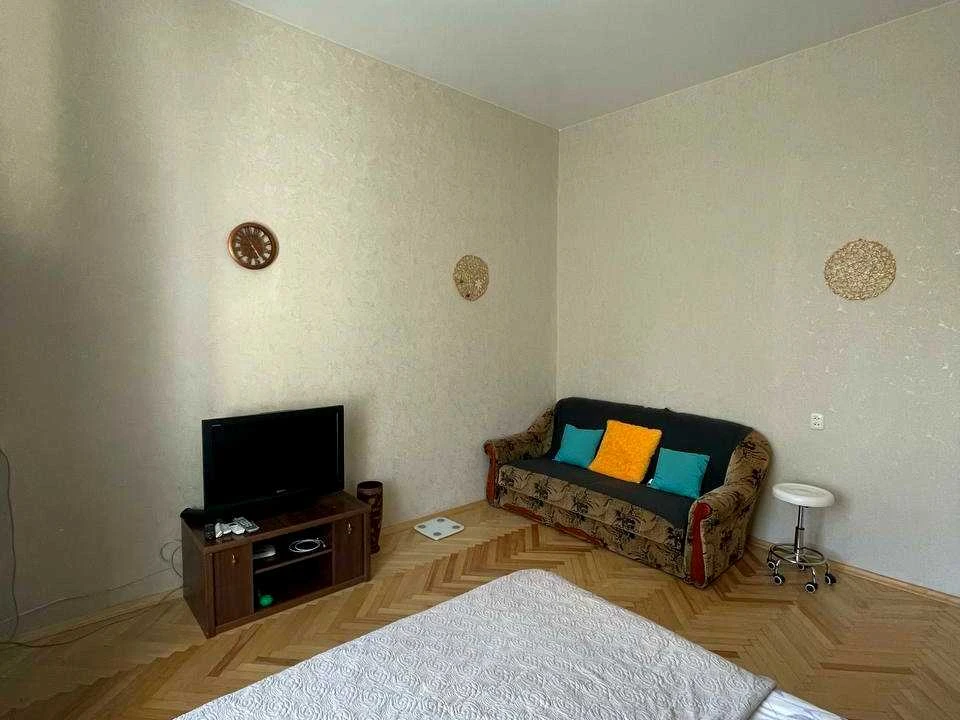 Квартира. Київ, Басейна вул.