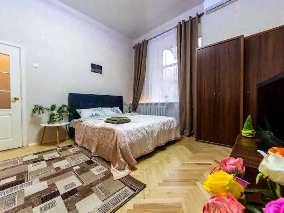 Квартира. Київ, Басейна вул.