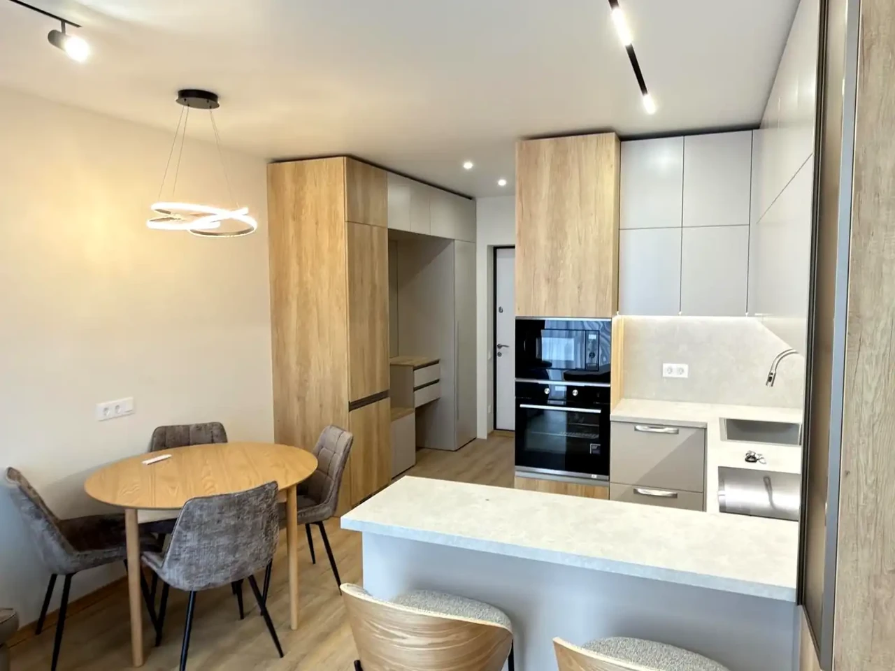Оренда квартири 1-кімн. 50 м² 16/25 пов.