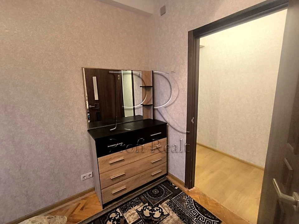 Квартира. Київ, Ушинського вул.