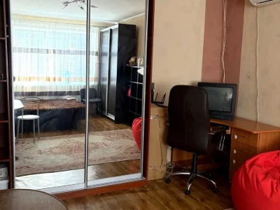 Квартира. Київ, Симиренка вул.