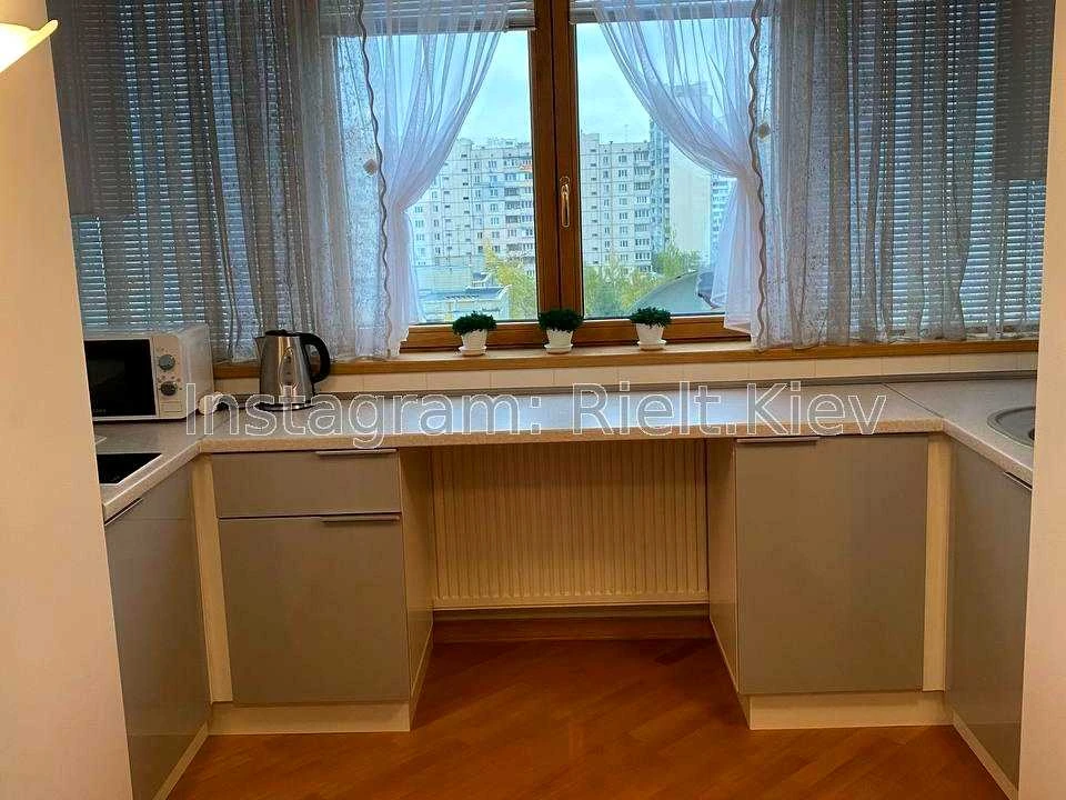 Квартира. Київ, Миколи Бажана просп.