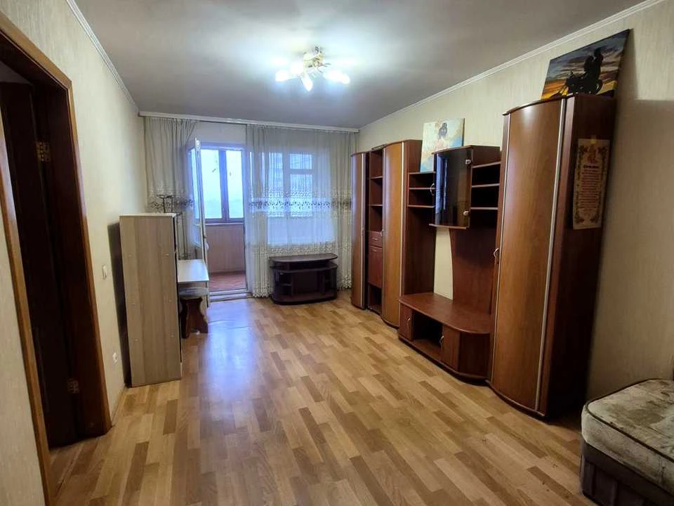 Квартира. Київ, Героїв полку "Азов" вул.