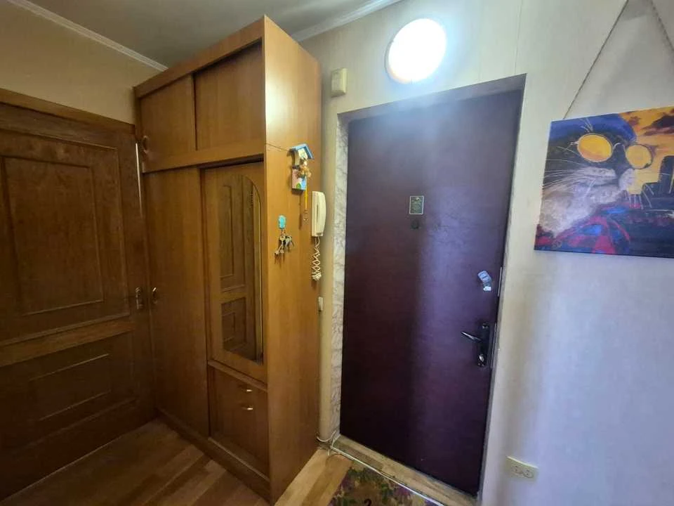 Квартира. Київ, Героїв полку "Азов" вул.