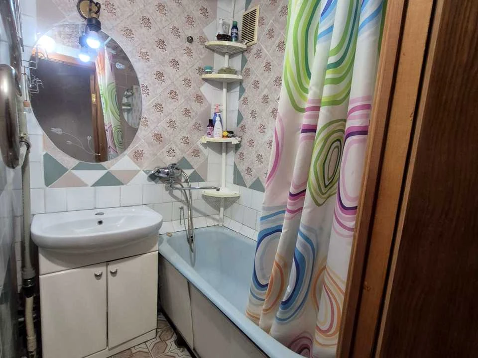 Квартира. Київ, Героїв полку "Азов" вул.