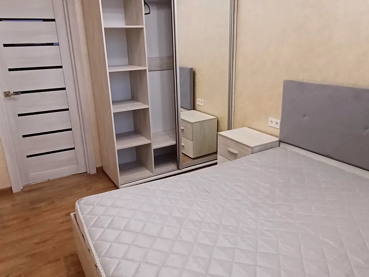 Оренда квартири 2-кімн. 42 м² 6/25 пов.