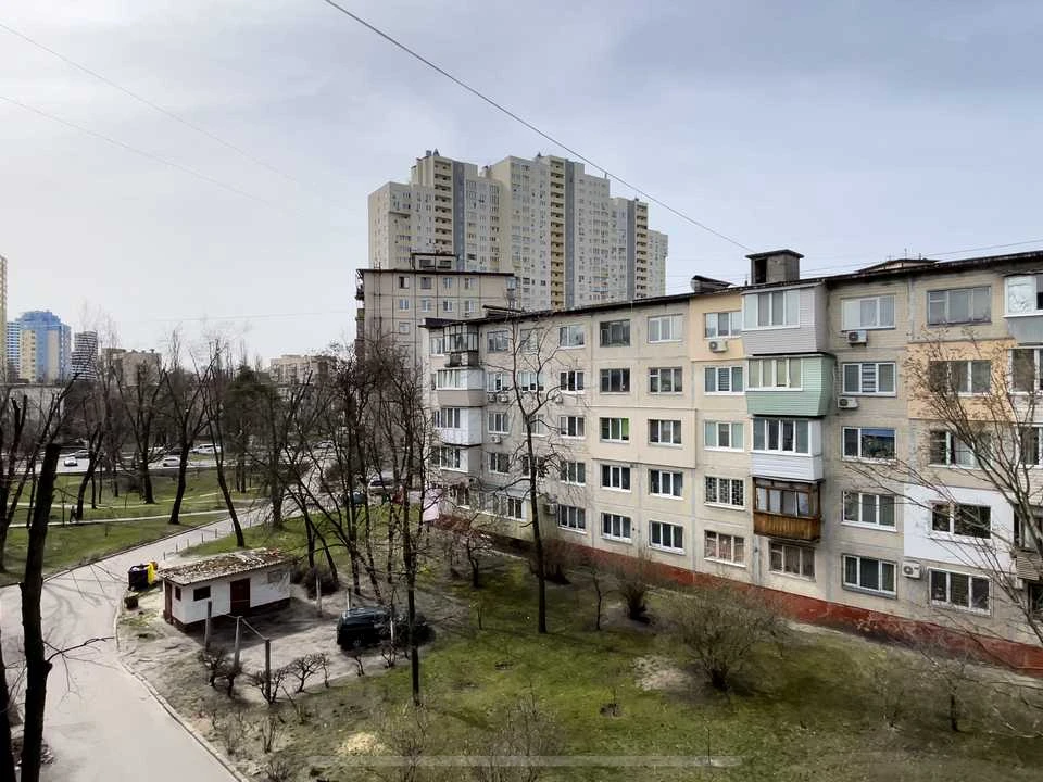 Квартира. Київ, Алішера Навої просп.