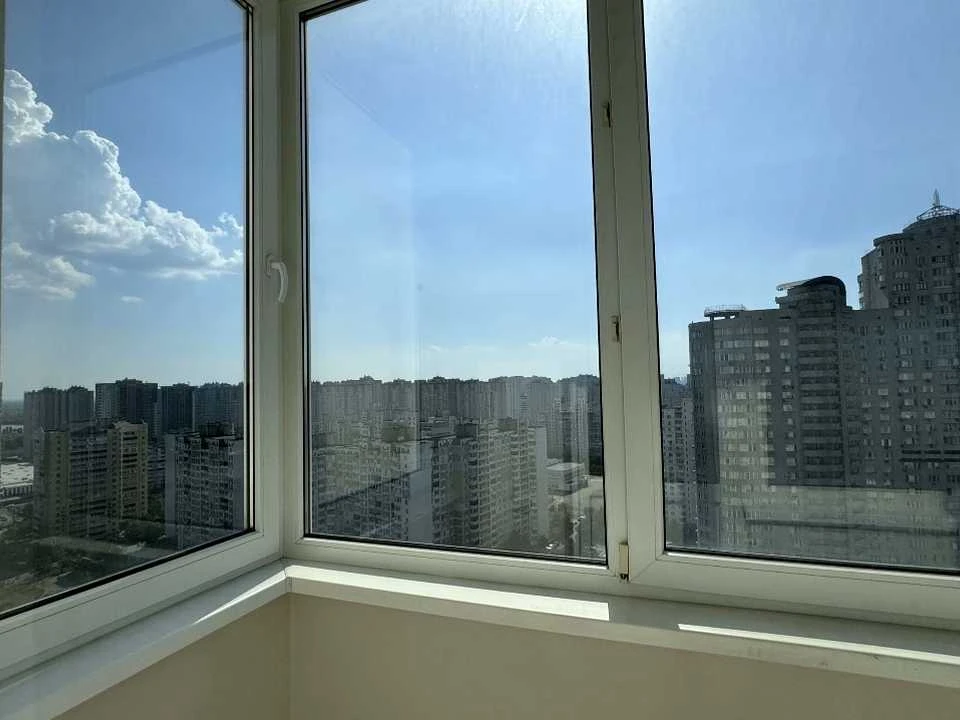 Квартира. Київ, Олександра Мишуги вул.
