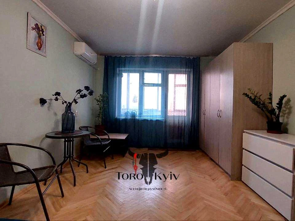 Квартира. Київ, Йорданська вул.