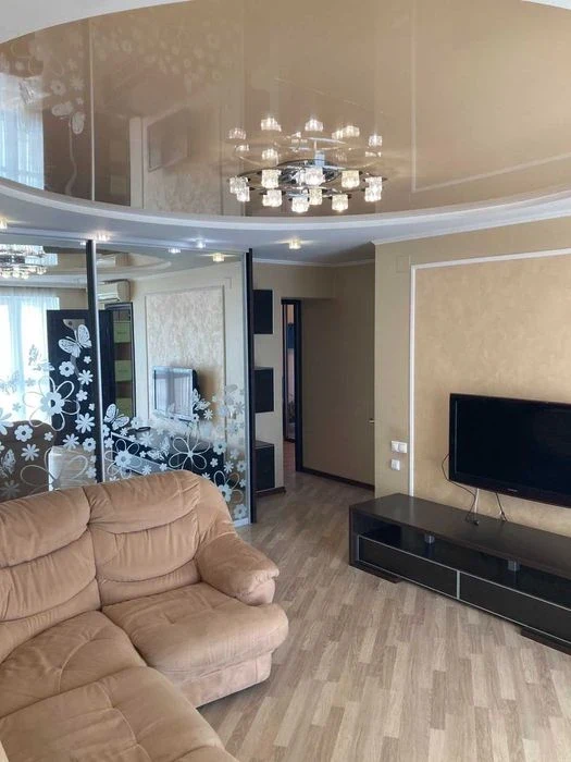 Sale of a 3-room apartment on Gogolya St. (Maly Rynok district)