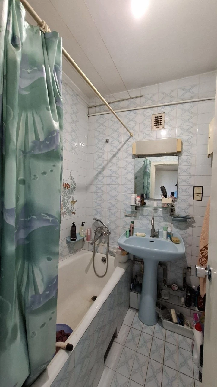 Продаж 3 кімнатної квартири Художня