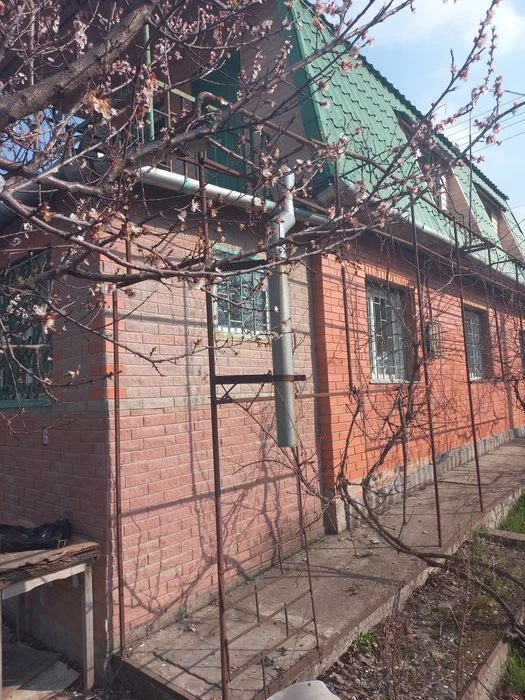 Продам дачный участок с домом и огородом.