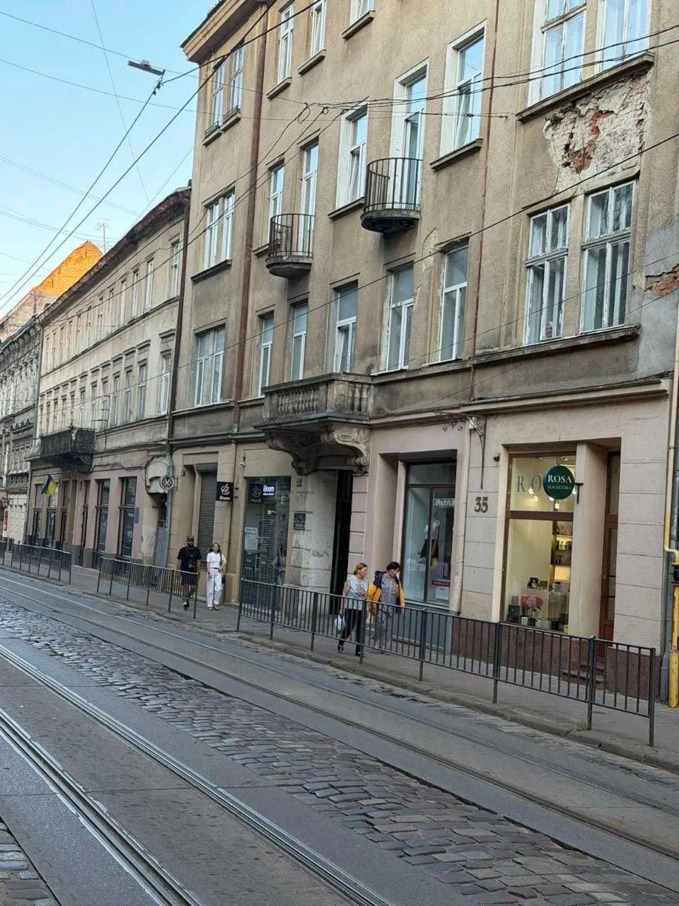 Продаж 2-кімнатної квартири в центрі Львова  вул. Дорошенка