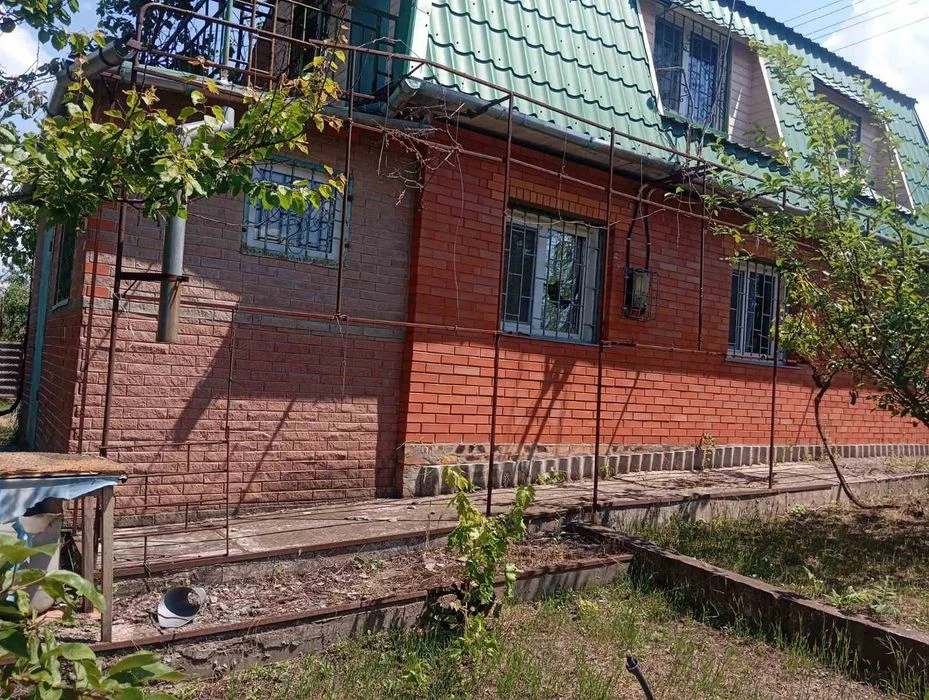 Продам дачный участок с домом и огородом.