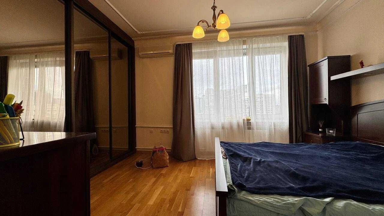Продаж 2- кімнатної квартири 78 м.кв Лесі Українки 21-Б Пече