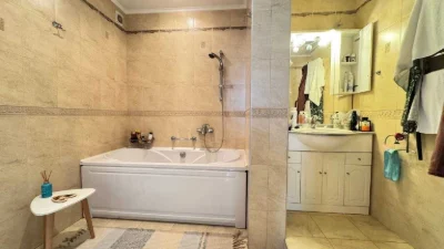 Продаж 2- кімнатної квартири 78 м.кв Лесі Українки 21-Б Пече