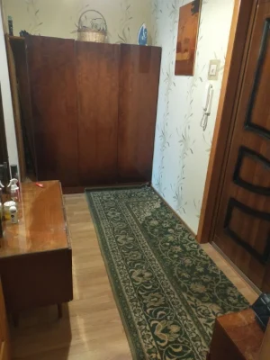 Подажа 1-ой кв. Дарницкий р-н ,ул. Виняковская 6 А .