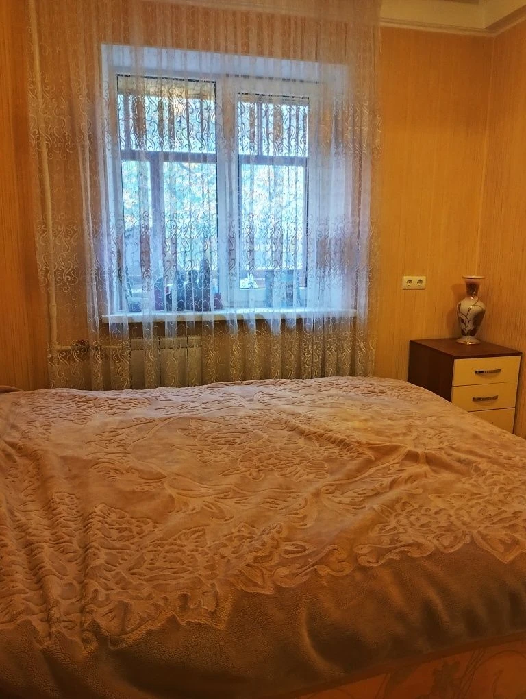 Продаж трикімнатної квартири по вул. Кубанської України 35/2