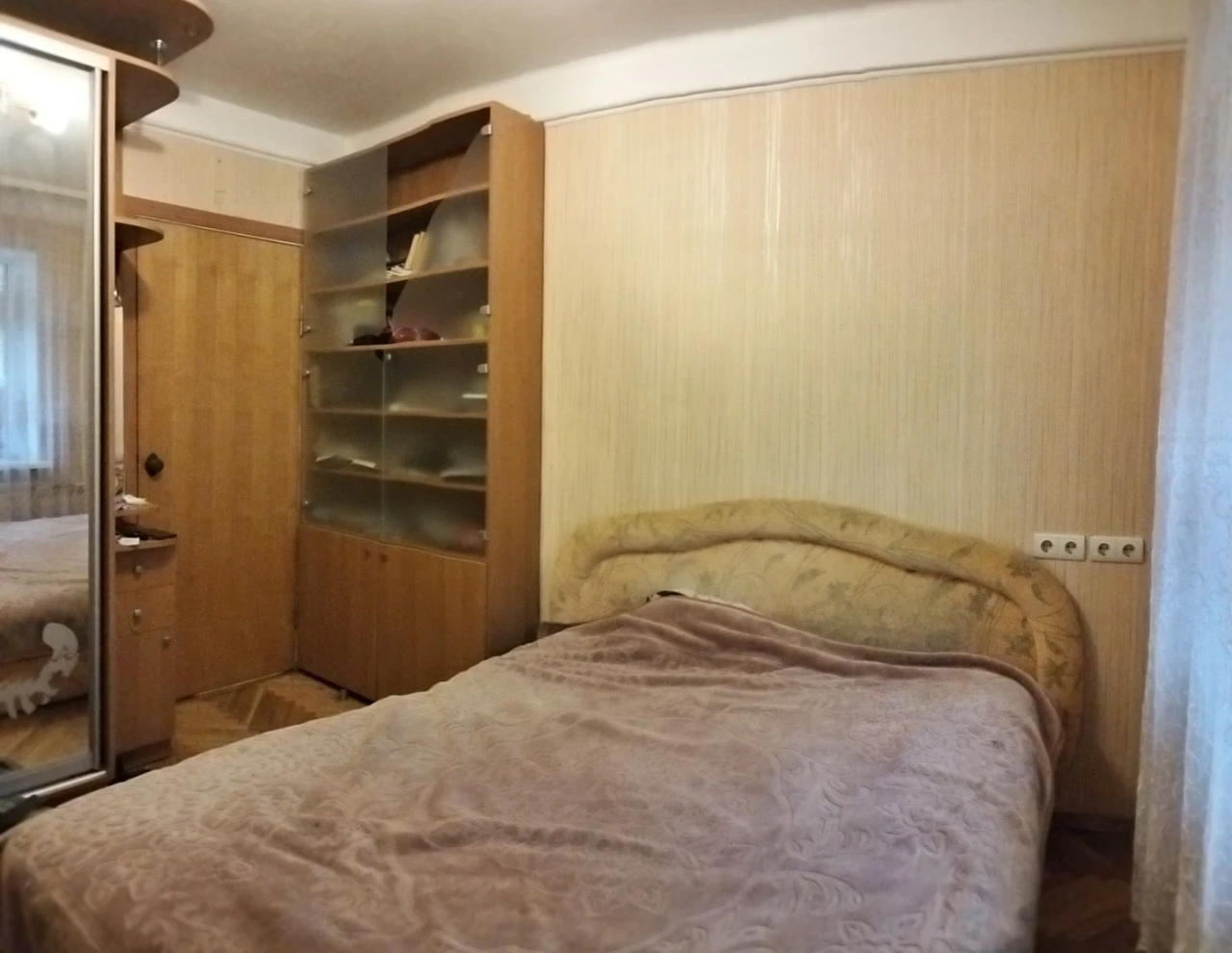 Продаж трикімнатної квартири по вул. Кубанської України 35/2
