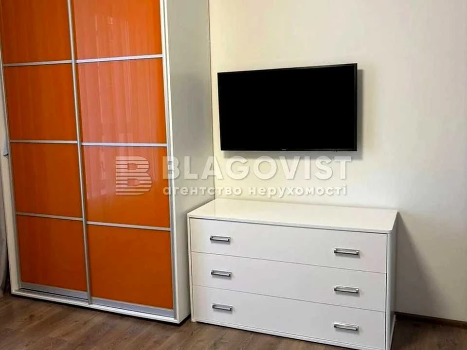 Квартира. Київ, Івана Виговського вул.
