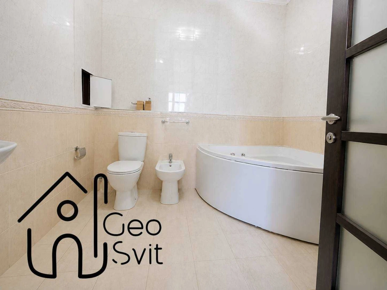 183 м² затишку та безпеки в центрі Києва — 4-кімнатна кварти