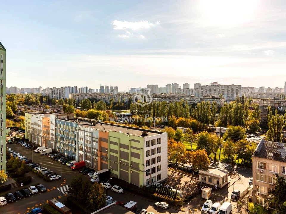 Квартира. Київ, Соборності просп.