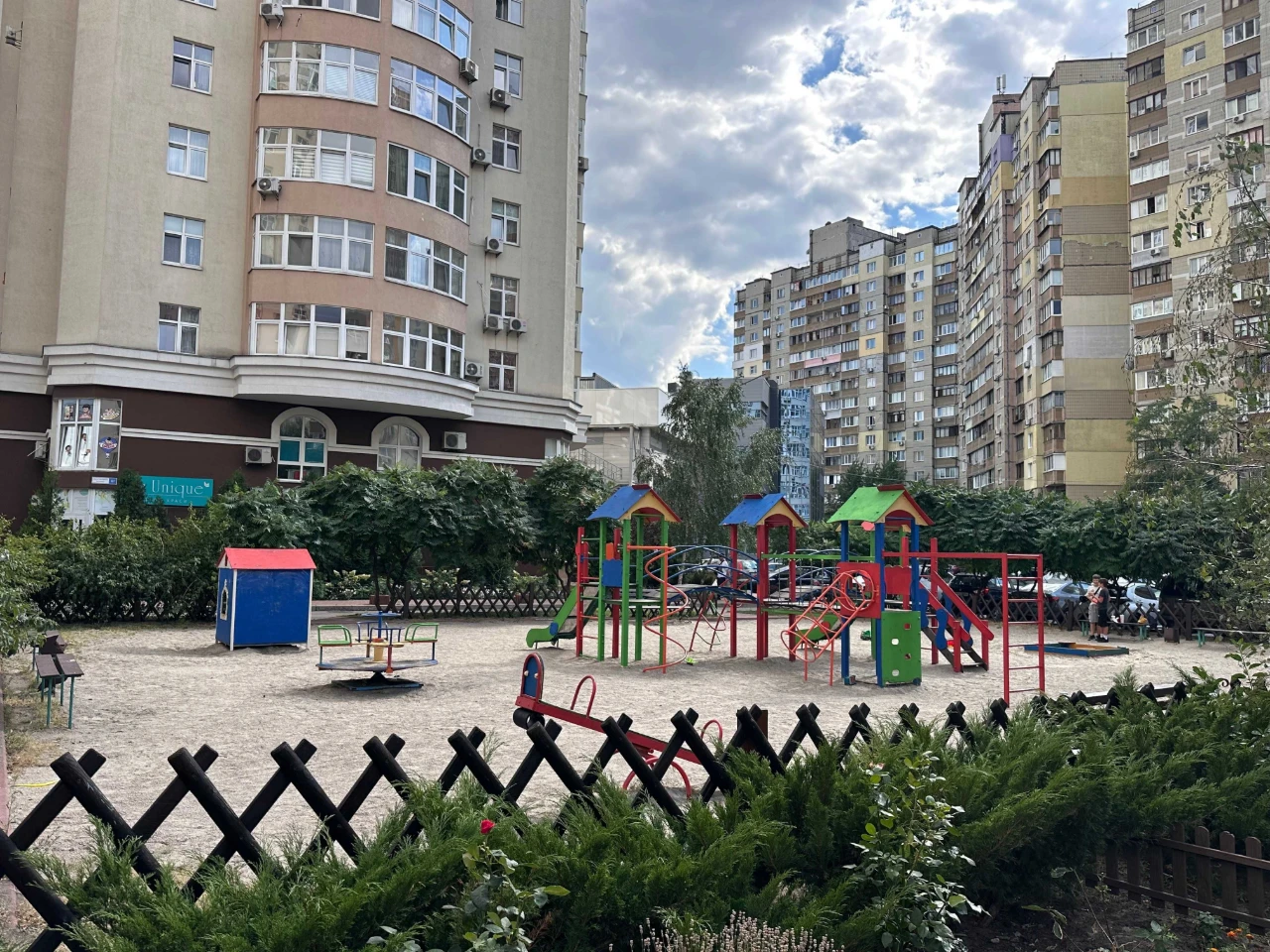 Драгоманова Без % 2к кв Ахматової Григоренка Позняки Кошиця