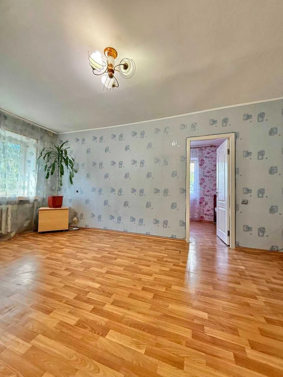 Продам двокімнатну квартиру, Дніпровський р-н, Вінстона Черч