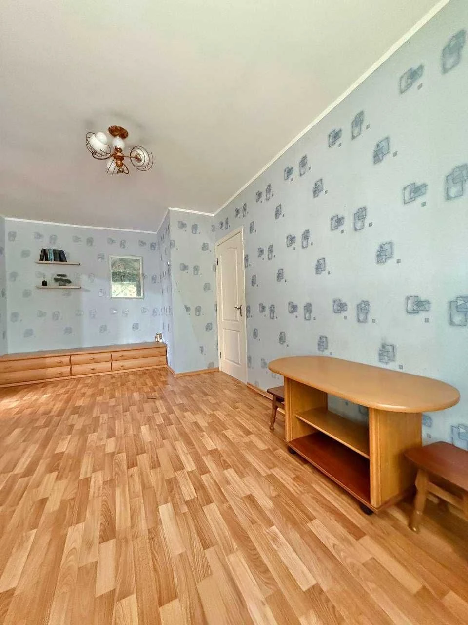 Продам двокімнатну квартиру, Дніпровський р-н, Вінстона Черч