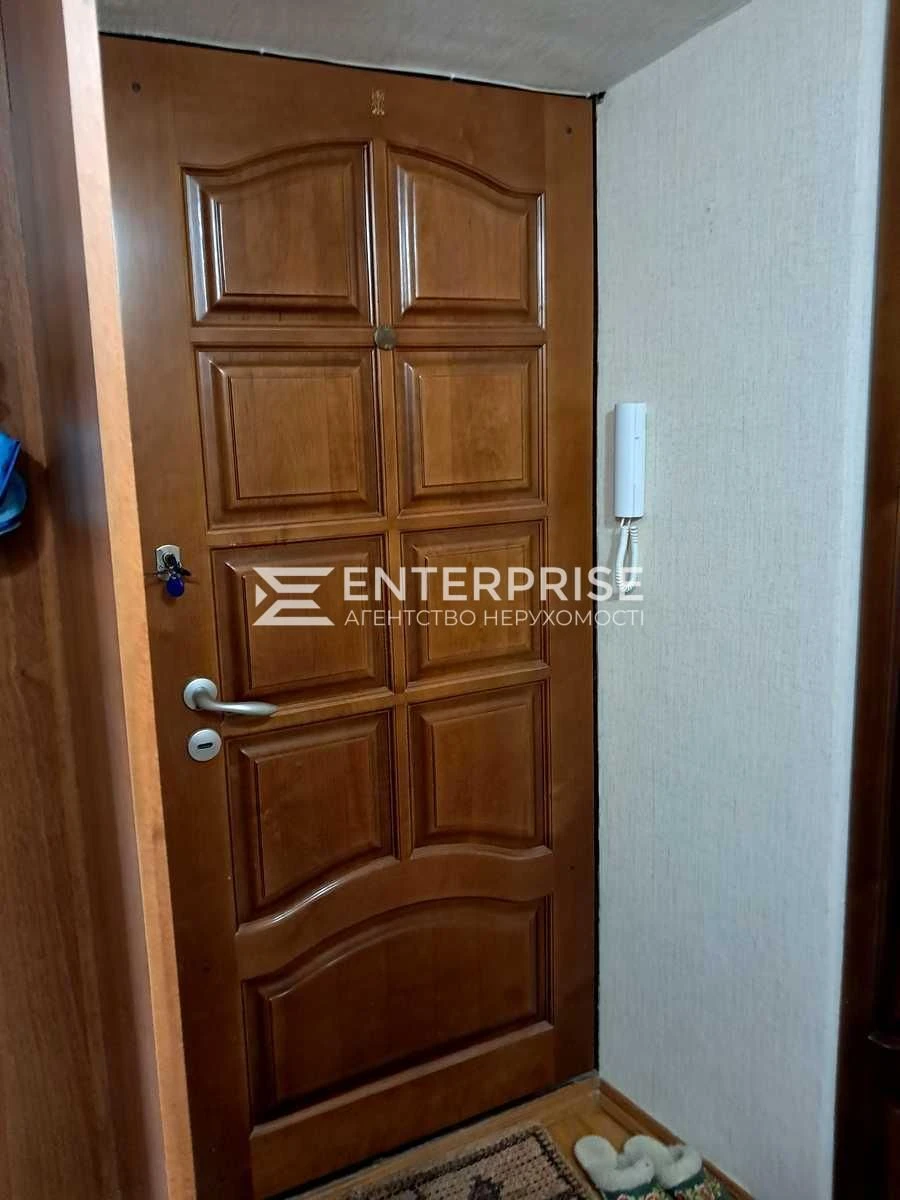 Продаж 2-к. квартири, вул.Флоренції ,  «Совмін», метро Лівоб