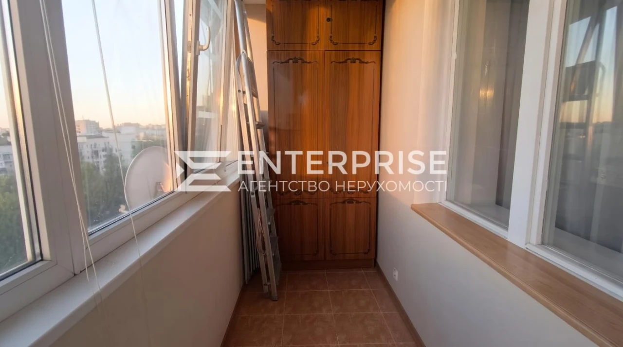 Продаж 2-к. квартири, вул.Флоренції ,  «Совмін», метро Лівоб