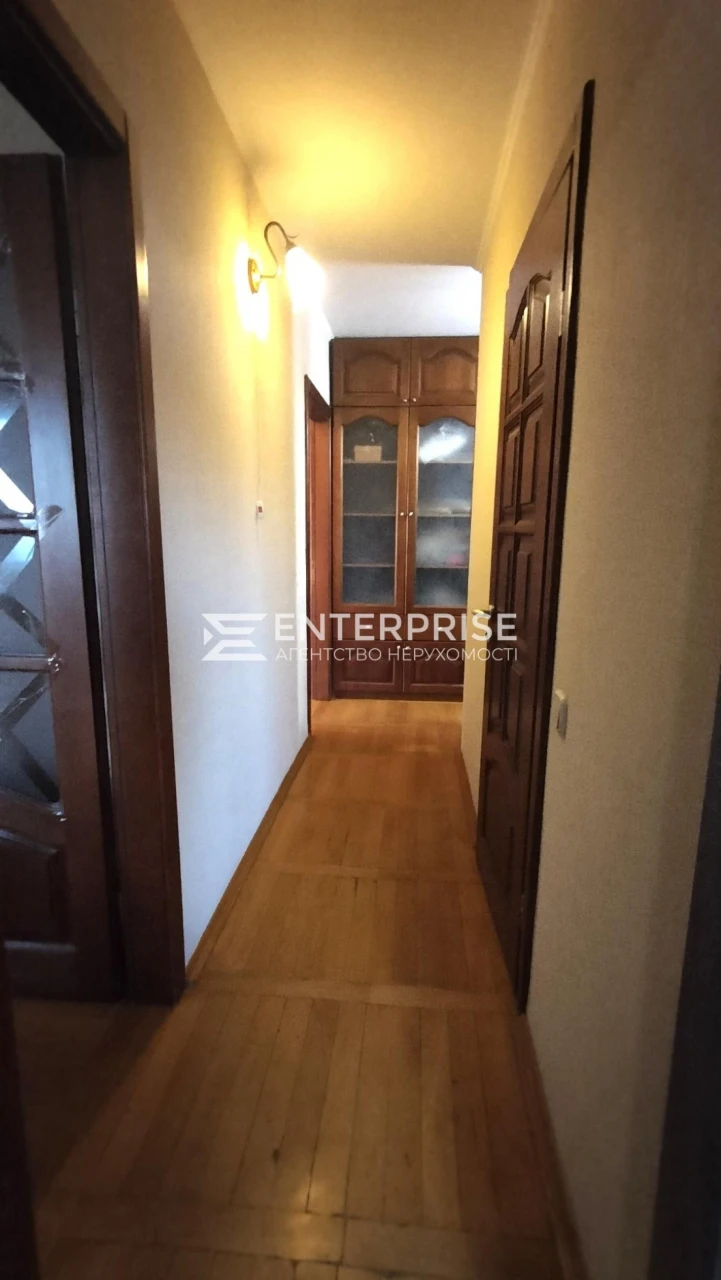 Продаж 2-к. квартири, вул.Флоренції ,  «Совмін», метро Лівоб