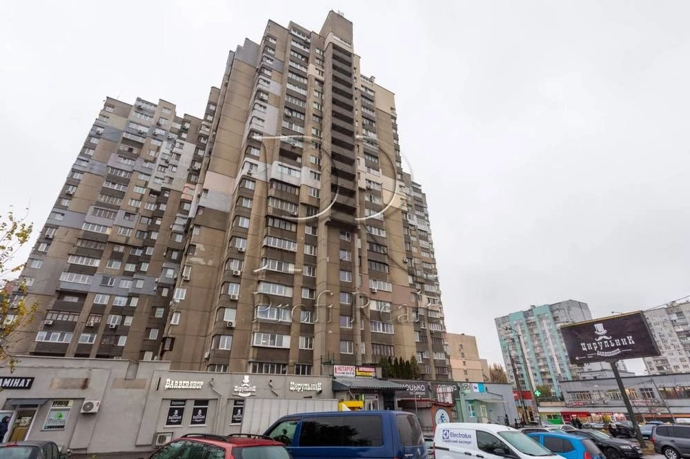 Продаж 2-поверхової квартири / метро Святошин / Берестейськи