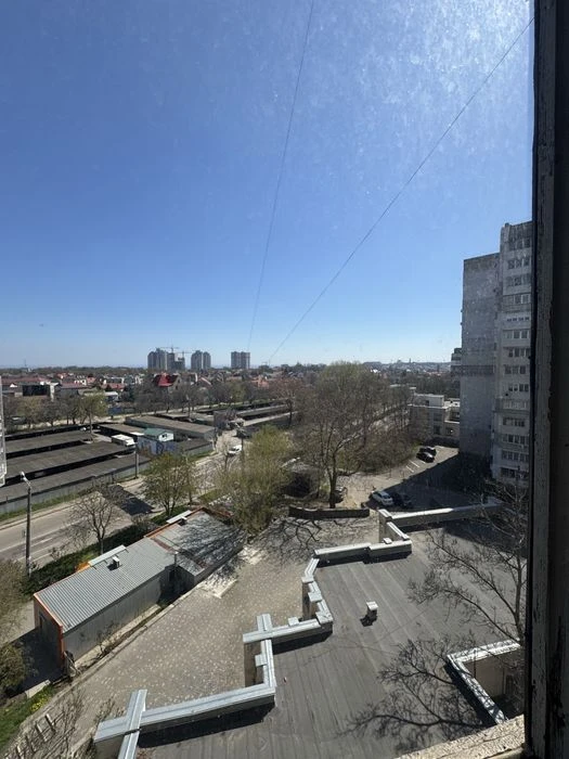 По сертификату продаем 5-ти комнатную квартиру в кирпичном.