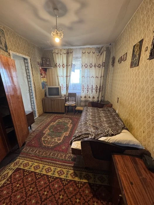По сертификату продаем 5-ти комнатную квартиру в кирпичном.