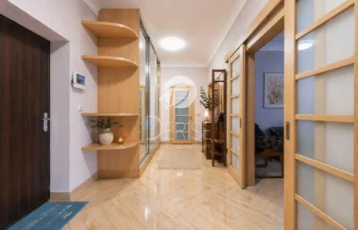 продаж квартири в Рівер Стоун