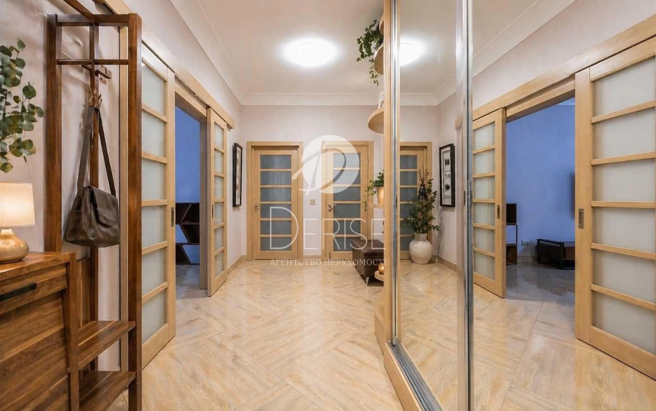 продаж квартири в Рівер Стоун