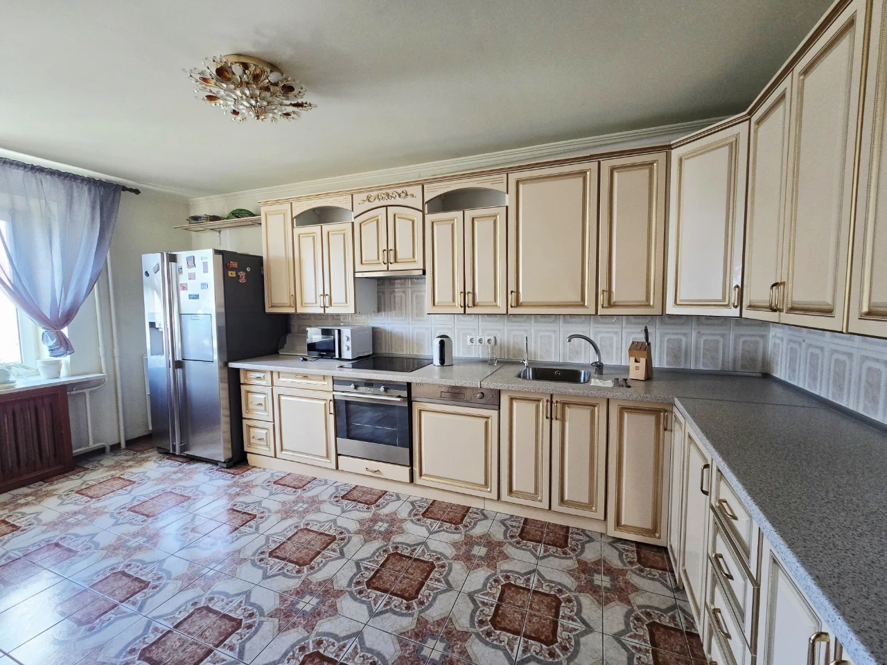 Продаж 3к квартири м. Харківська вул. Братства тарасівців 12