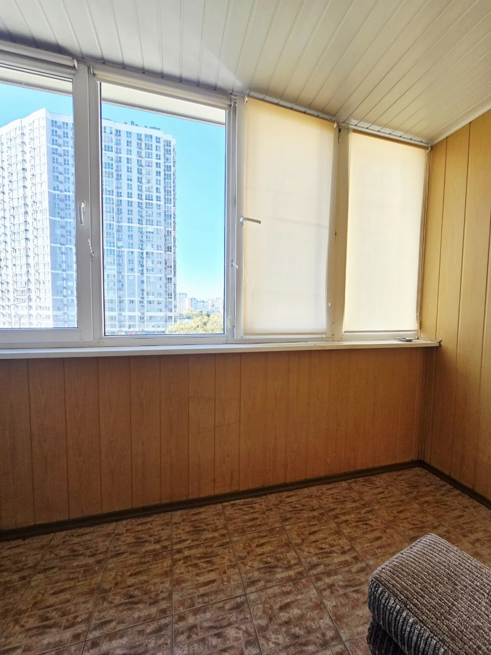 Продаж 3к квартири м. Харківська вул. Братства тарасівців 12