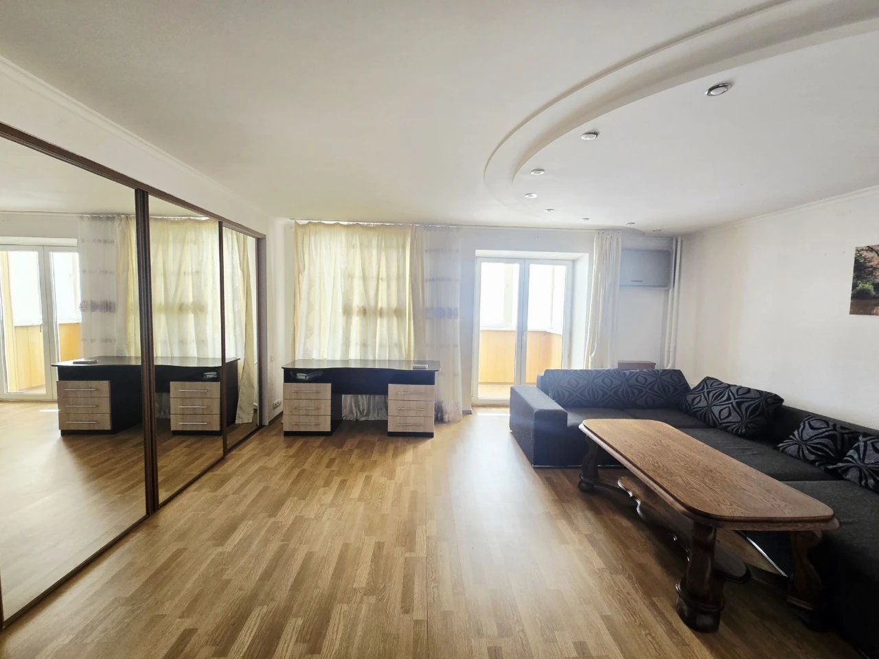 Продаж 3к квартири м. Харківська вул. Братства тарасівців 12