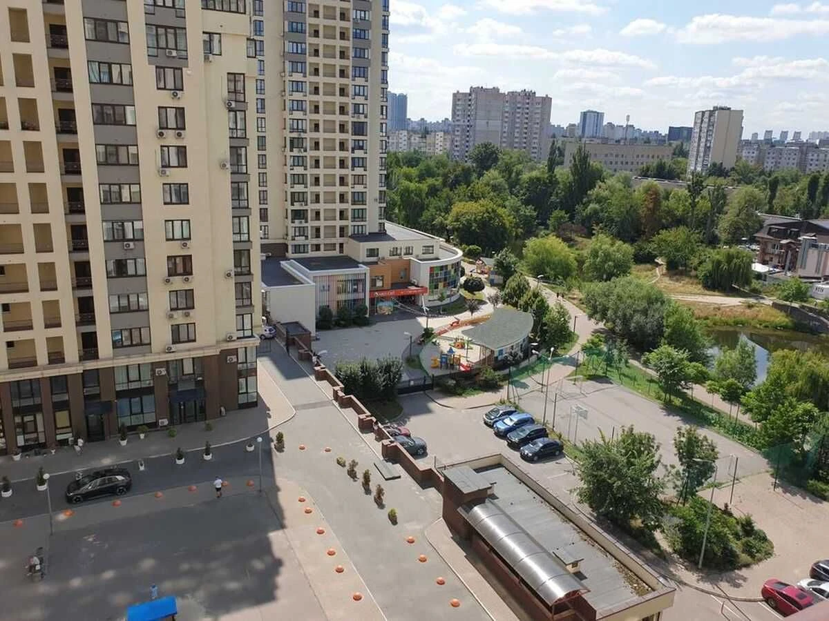 Продаж квартири в мальовничому ЖК "Венеція" бiля озера. Тере