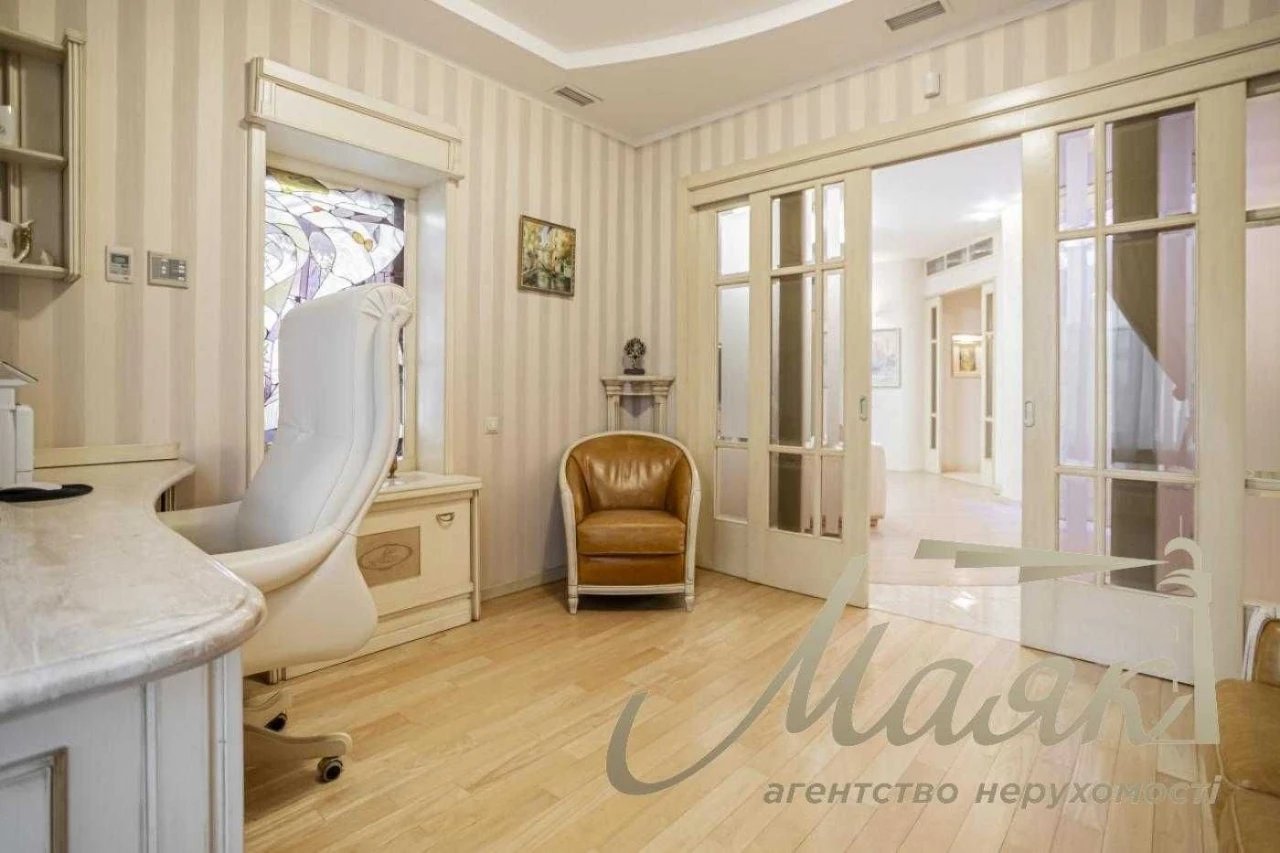 Продаж розкішної 4-кім квартири / 160м2 / ЖК Diplomat Hall /