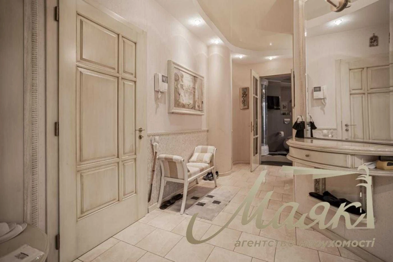 Продаж розкішної 4-кім квартири / 160м2 / ЖК Diplomat Hall /
