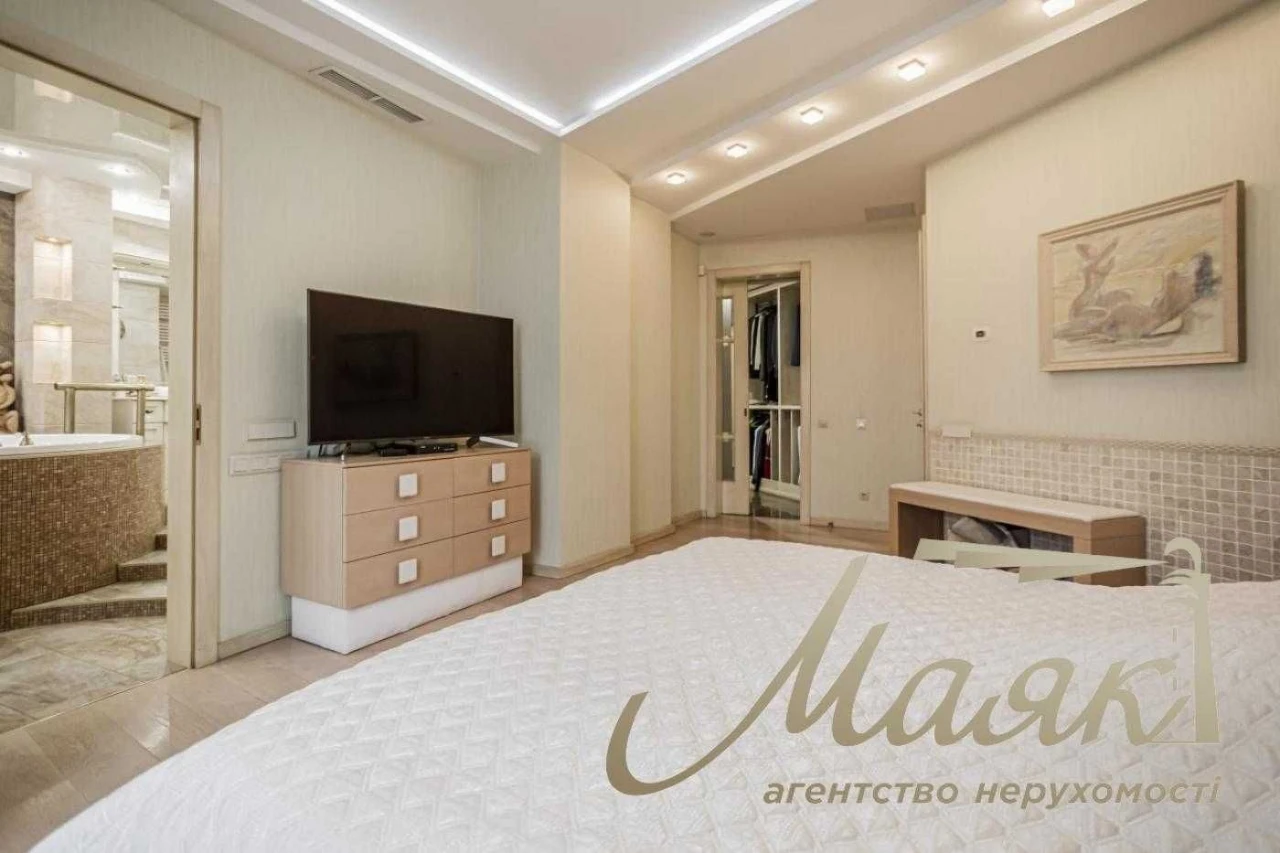 Продаж розкішної 4-кім квартири / 160м2 / ЖК Diplomat Hall /