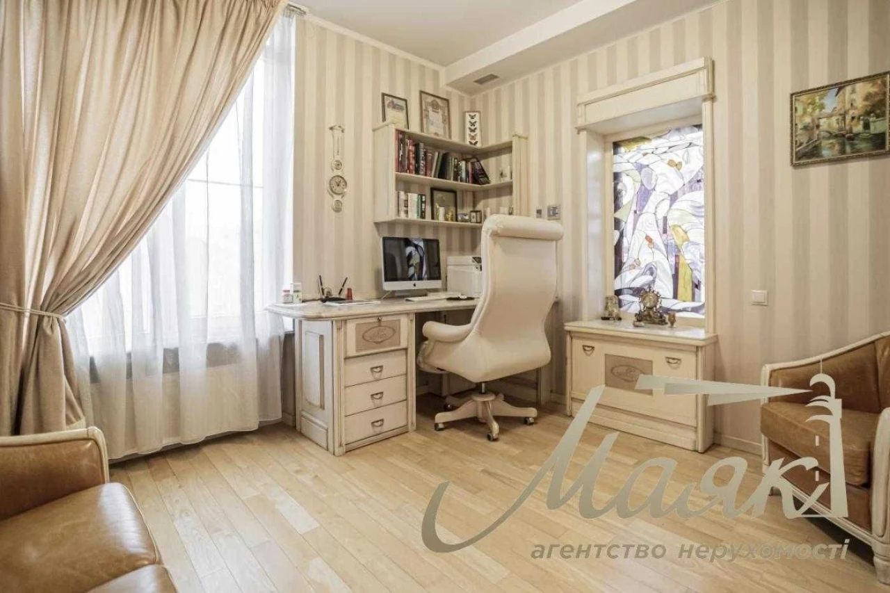 Продаж розкішної 4-кім квартири / 160м2 / ЖК Diplomat Hall /