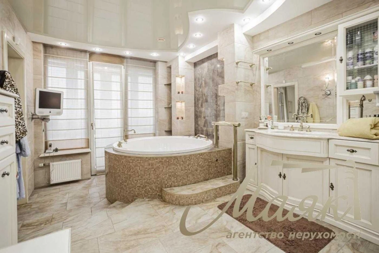 Продаж розкішної 4-кім квартири / 160м2 / ЖК Diplomat Hall /