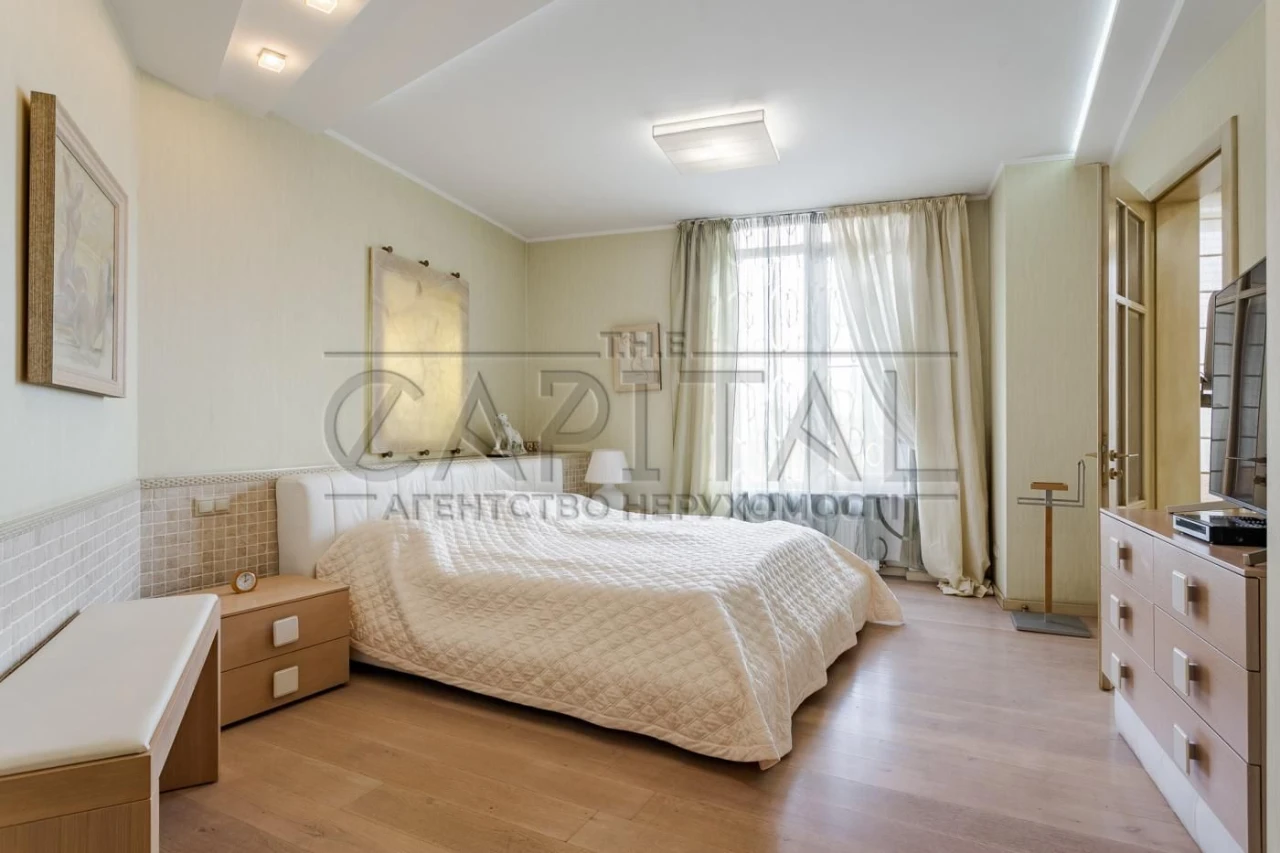 Продаж 3к квартири, ЖК Дипломат хол, вул. Жилянська, Голосіє