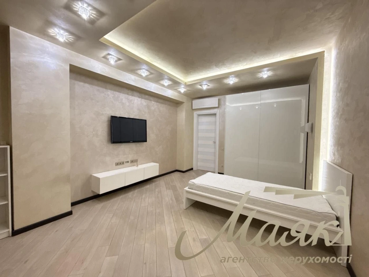 Продаж 3-к квартири 121 м2/ЖК Новопечерські Липки/вул. Андрі