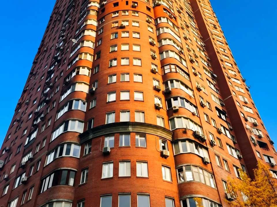 Квартира. Київ, Анни Ахматової вул.